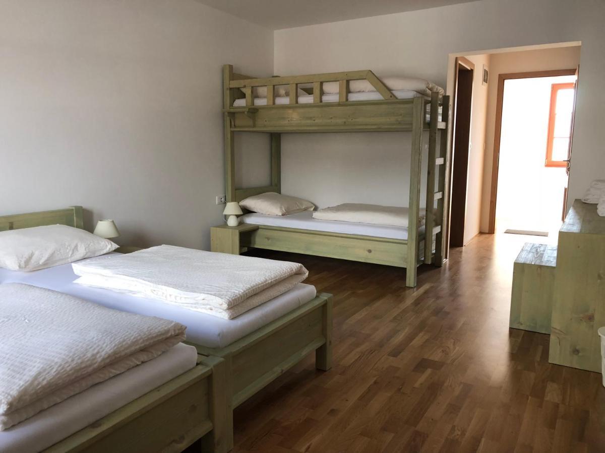 Sobe Brezje Bed & Breakfast Стая снимка